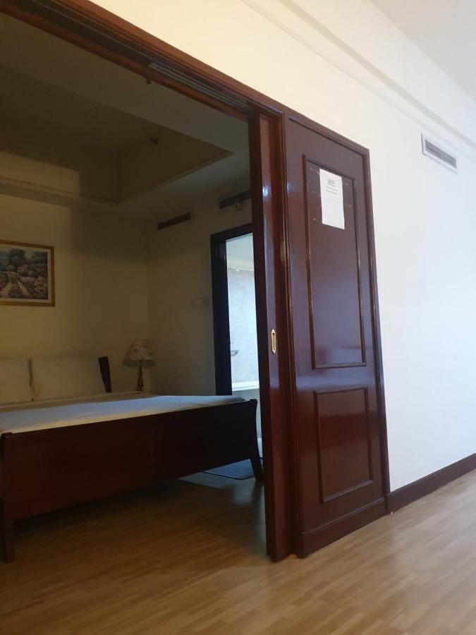 Moonlight Service Suite Kuala Lumpur Exteriör bild