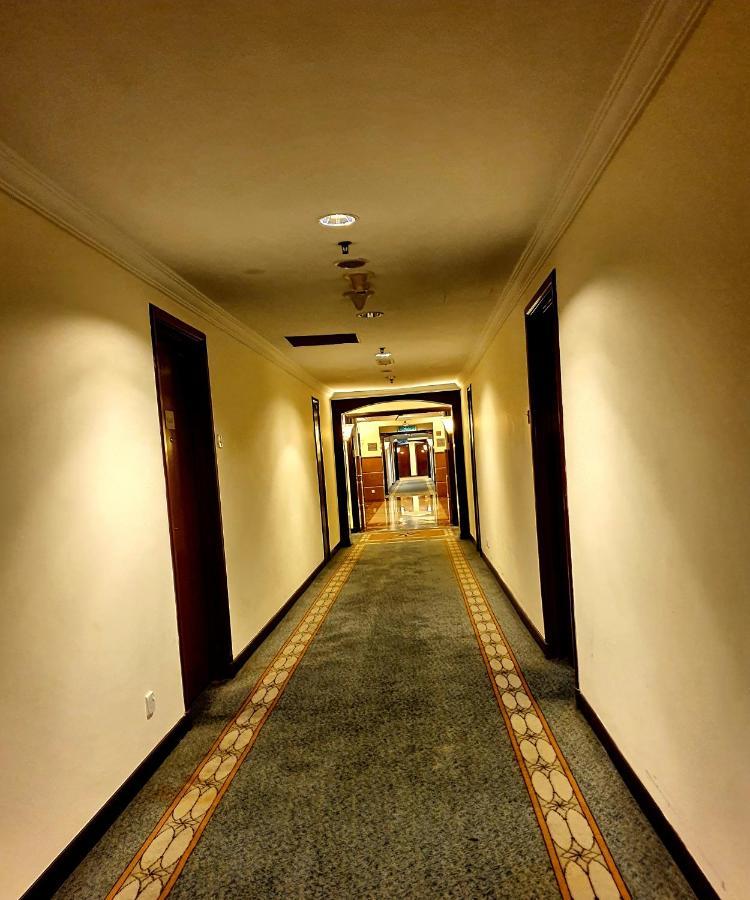Moonlight Service Suite Kuala Lumpur Exteriör bild