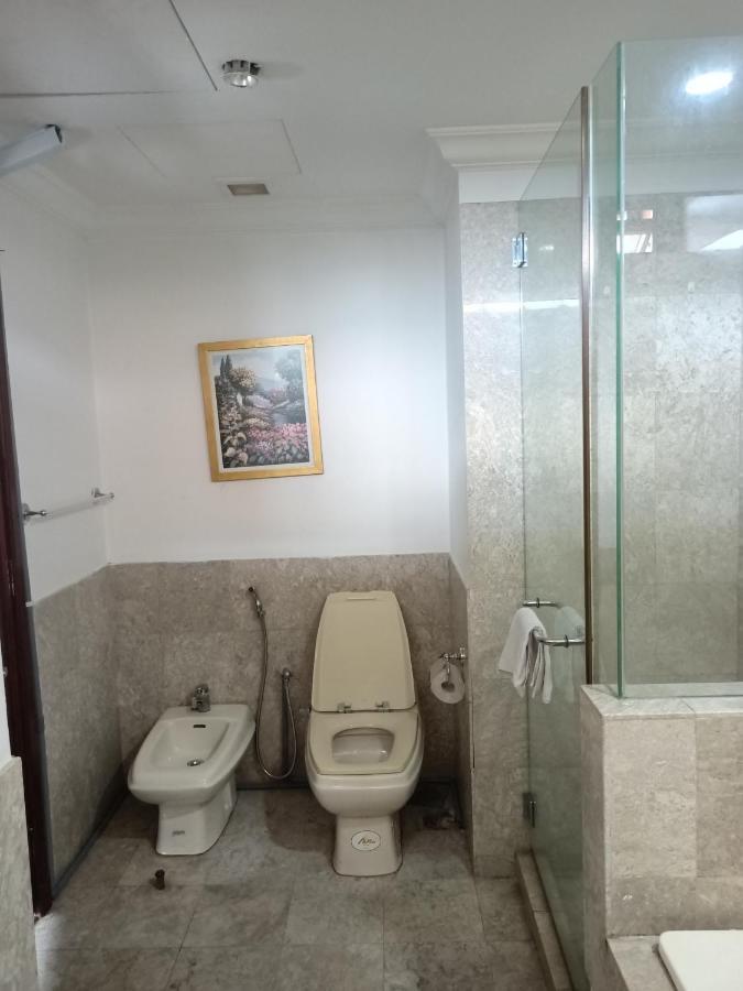 Moonlight Service Suite Kuala Lumpur Exteriör bild
